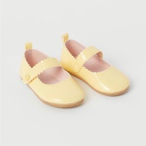 H&M Yellow Patent Ballet Flats | size 4-5 toddler